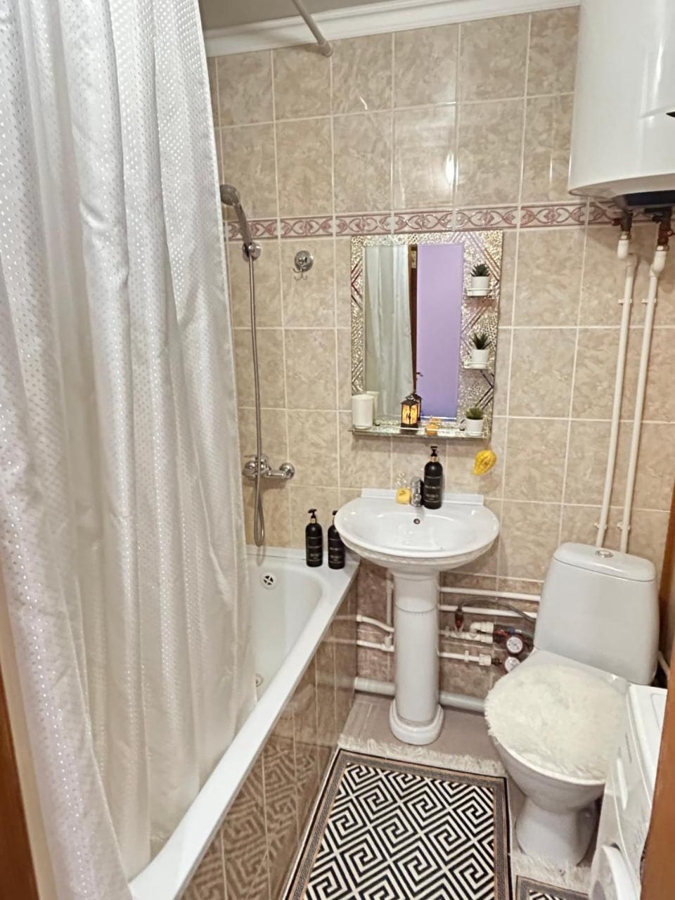 1-комнатные на улице естая, дом 89 напротив тд артур Apartment